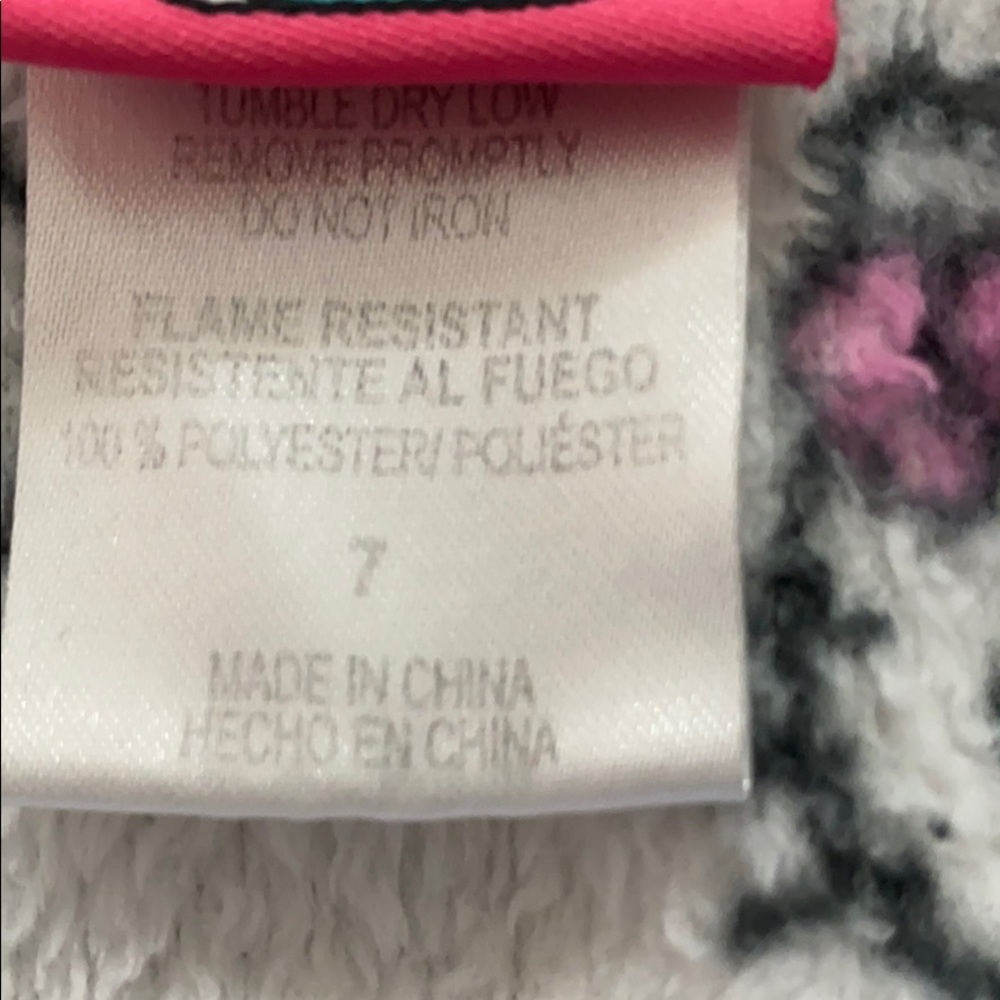 Hello Kitty Robe - Picture 3 of 11